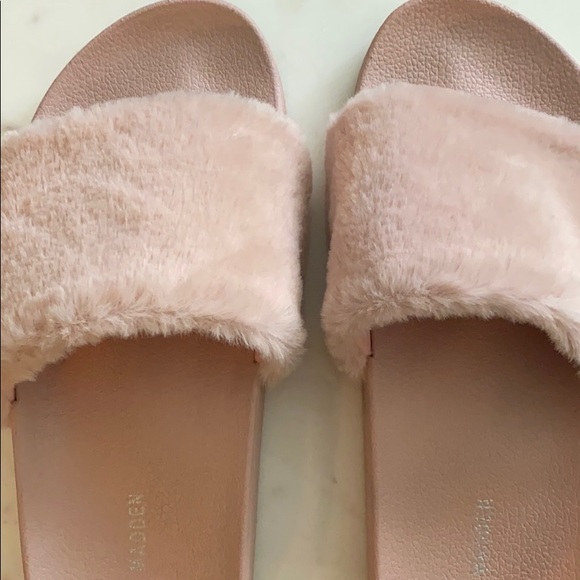 Steve Madden Pink Slides - Picture 3 of 4
